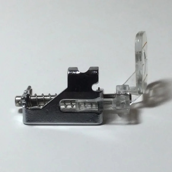 Singer Quilting Foot P60417-slant With 1/8” and 1/4” Guides For Slant Shank - Picture 3 of 6